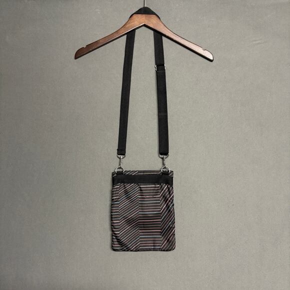 LeSportsac Black Striped Crossbody Travel‎ Bag Multicolor 3 Zipper Adjustable - Picture 4 of 16